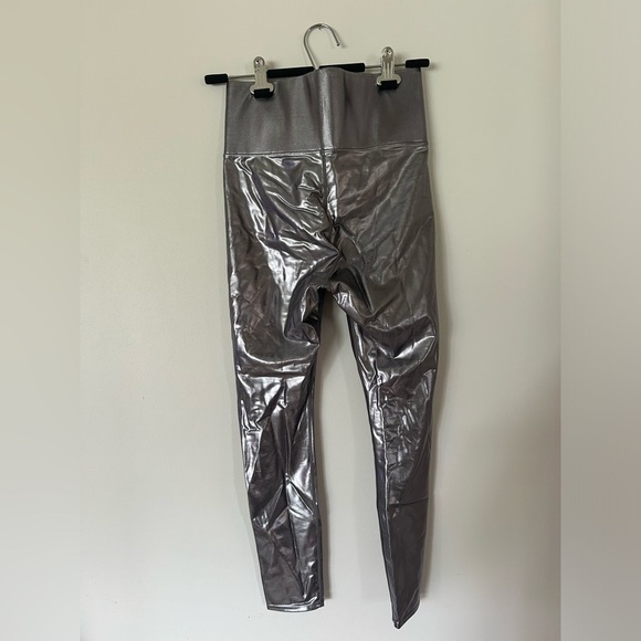 Knix X The Birds Papaya Silver Faux Leather Leggings Size Medium - Picture 7 of 7
